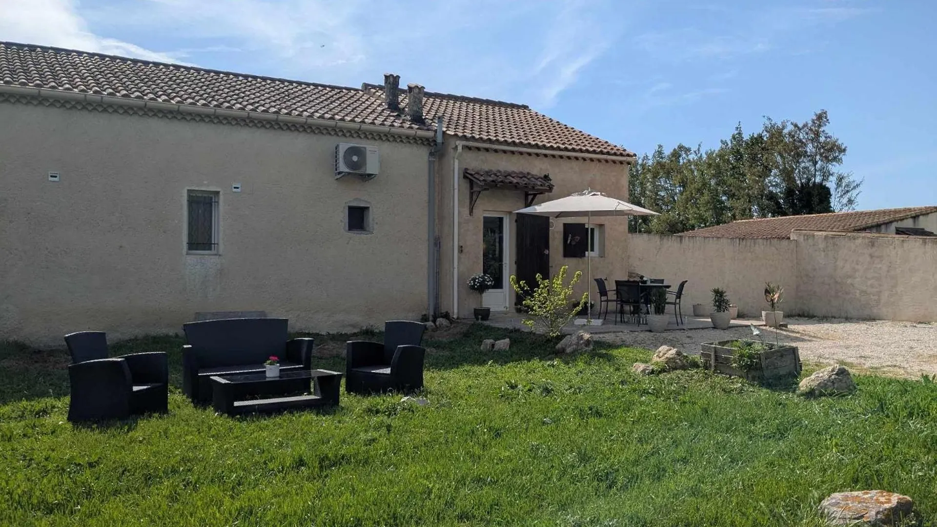 Gite The Butterfly - 1 Bedroom And Mezzanine Monteux Apartment