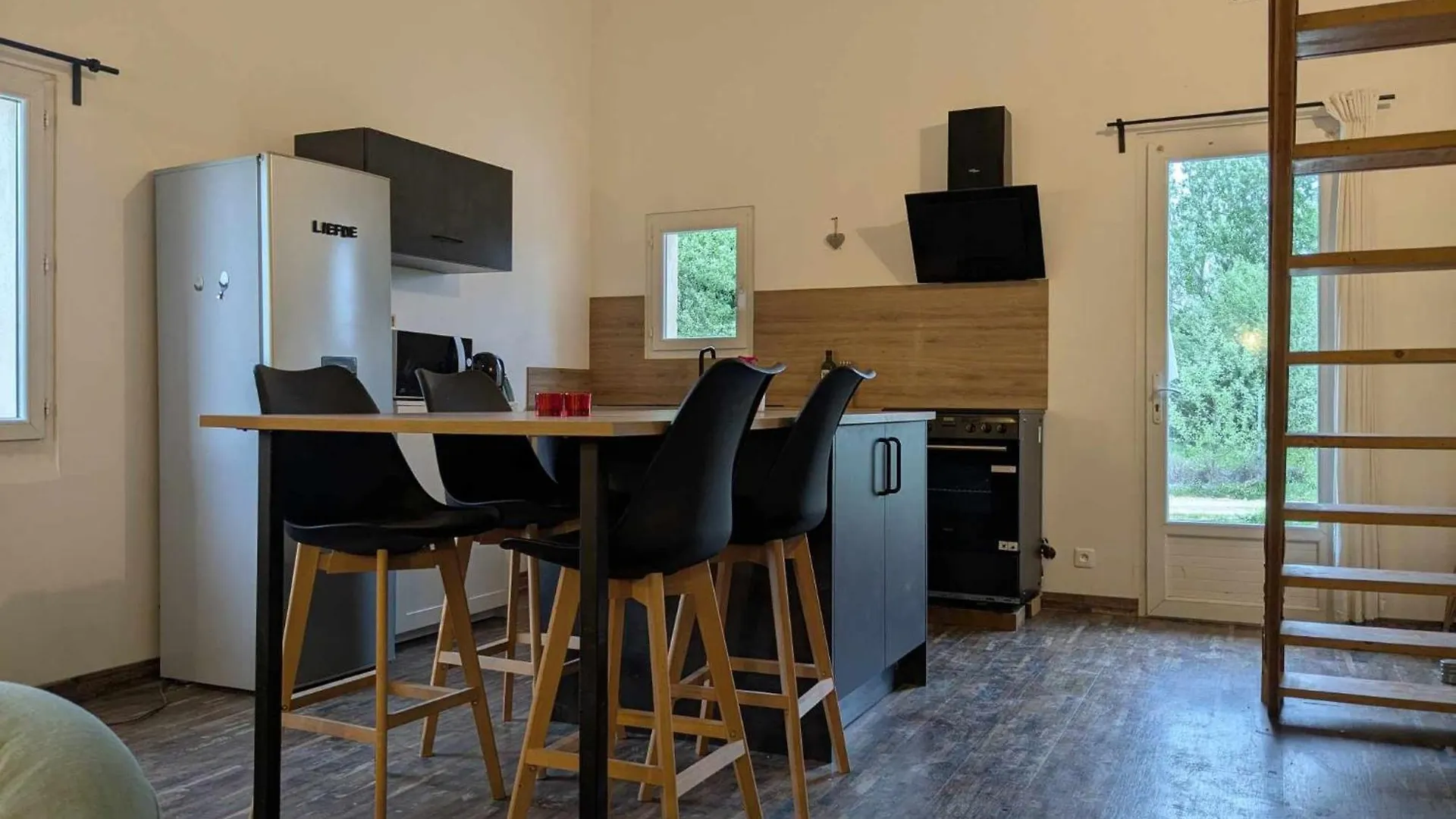 Apartment Gite The Butterfly - 1 Bedroom And Mezzanine Monteux